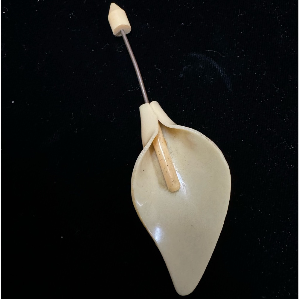 Vintage Lucite Lily Brooch